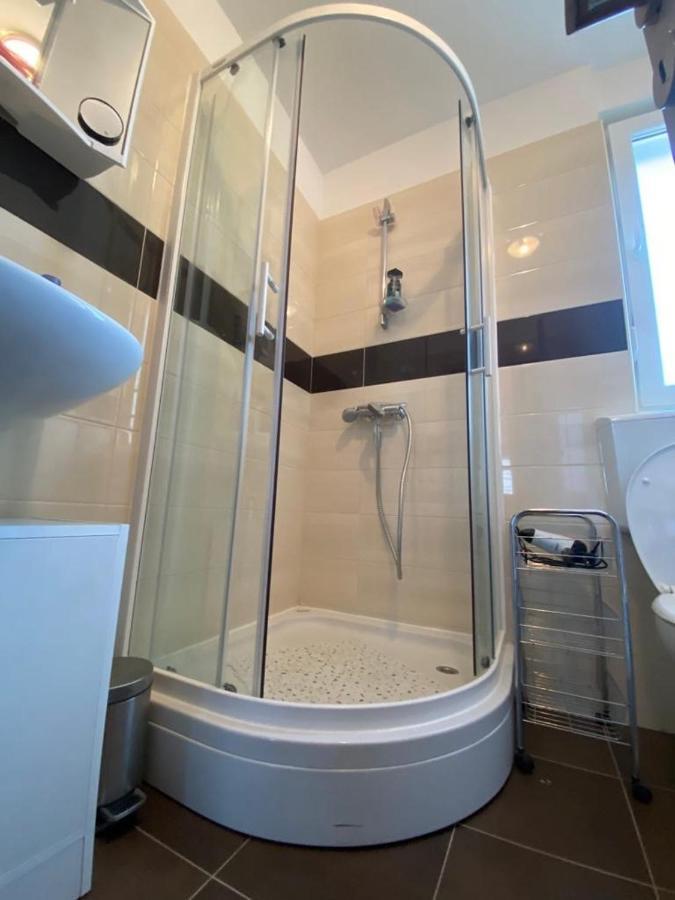 Apartman Erika Nin Dış mekan fotoğraf